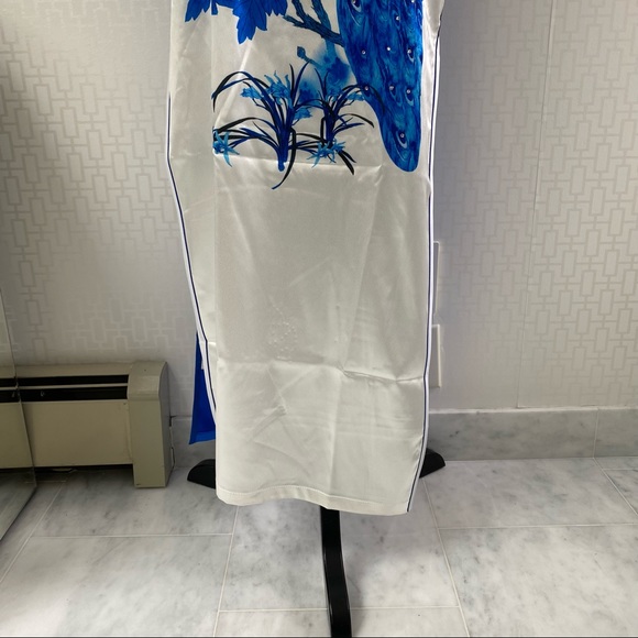 Chinese Formal Long Evening Gown, Cheong Sam or Chi Pao - Picture 4 of 13